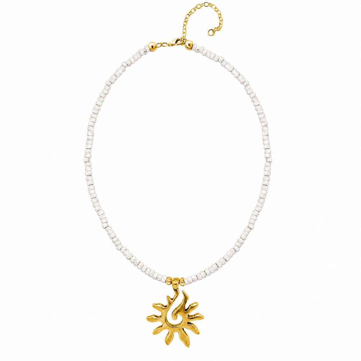 Weiße Perlenkette mit Sonnenanhänger und Verschluss in Gold